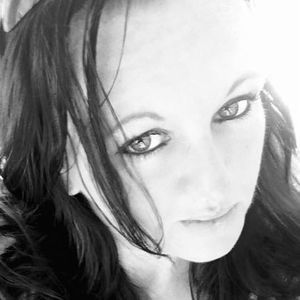 Meet your Posher, Joelle